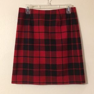Women’s size 6 Petite Tartan Plaid Skirt